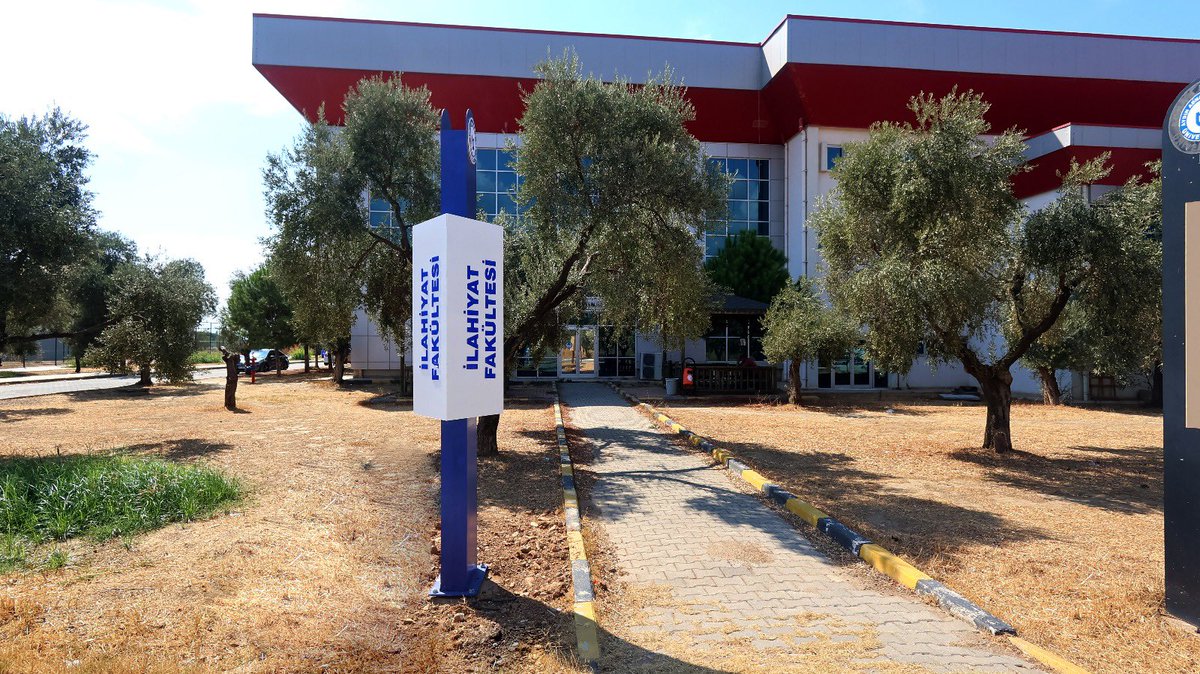 Fakültemiz 52 Öğrenci Kontenjanı ve Arapça Hazırlık Eğitimi ile Yeni Döneme Hazır
Aydın Adnan Menderes Üniversitesi İlahiyat Fakültesi’nin 2025-2026 akademik yılı için öğrenci kontenjanı YÖK tarafından onaylandı. Fakültemize yeni dönemde toplam 52 öğrenci alınacak.