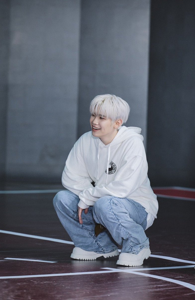 이 아가 누구야 ㅋㅋㅋㅋㅋㅋ
완전 똥개잖아 🐶