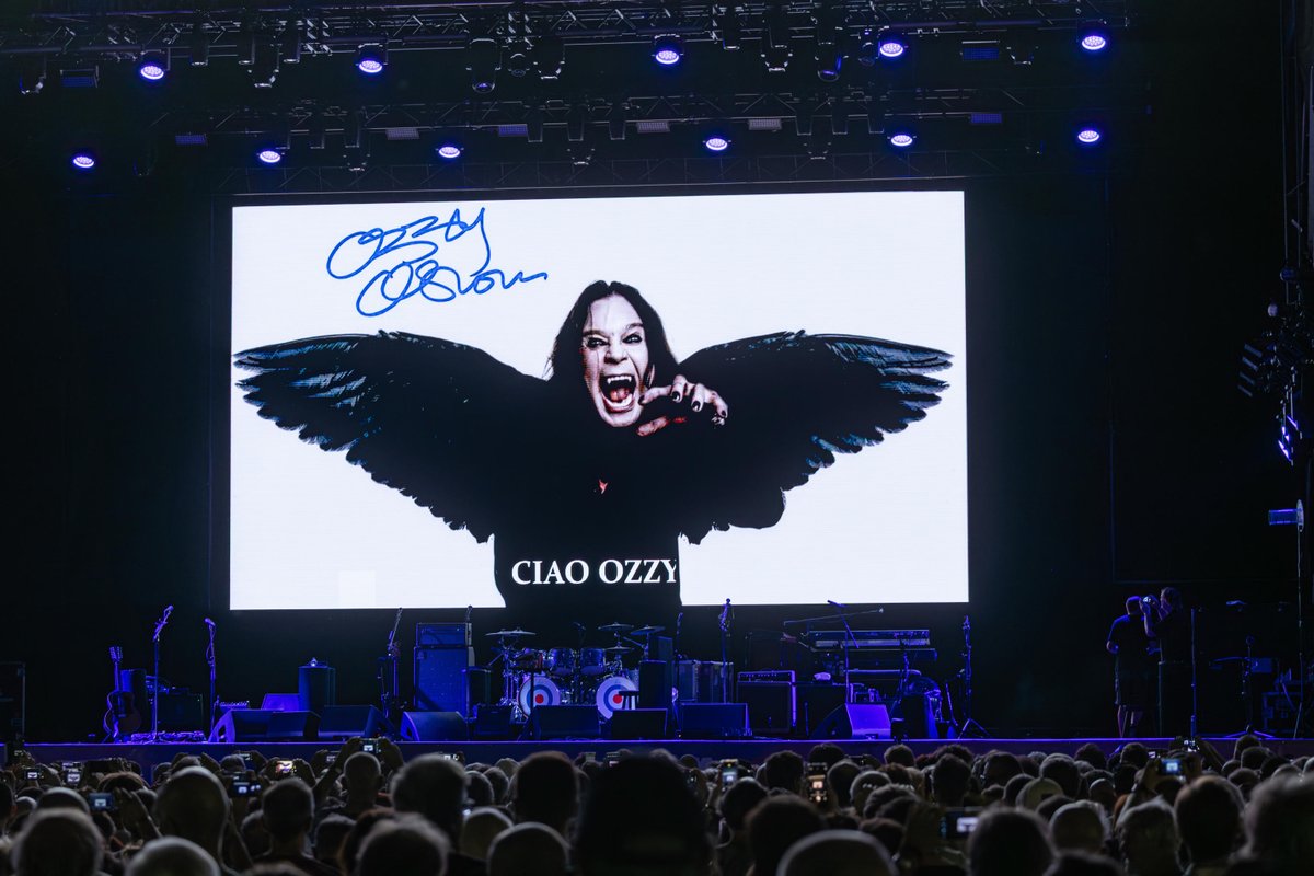 Agenzia_Ansa's tweet image. The Who a Milano per l'ultimo live. Omaggio a Ozzy e tuffo nella memoria: the song is over. #ANSA ansa.it/sito/notizie/c…