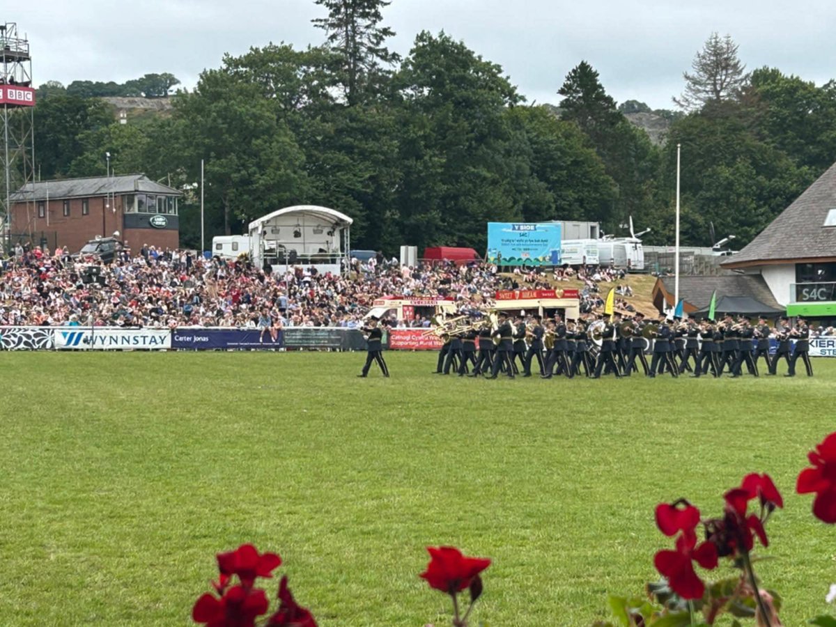 A wonderful display by RAF Music at the Royal Welsh Agricultural Show! Brilliant to have the chance to watch and listen to the brilliant display showing yet another aspect of what's on offer in the RAF not only in the air but on the ground.

<a href="/RAFMusic/">RAF Music</a> <a href="/royalwelshshow/">Royal Welsh Agricultural Society</a> #RAF