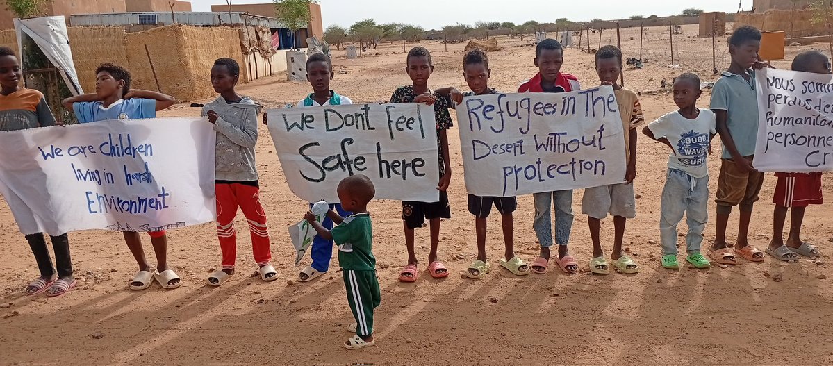 You23062275Man's tweet image. 304 daysof peaceful protest .It is true that those who care do not refuse
treatment,and only as refugees,we want
an answer to this slogan"We do not want to stay
here" @UNGeneva @Pontifex266Arch @UNHumanRights @DavidLammy @antonioguterres @FilippoGrandi @cochetel @AntonellaNapoli