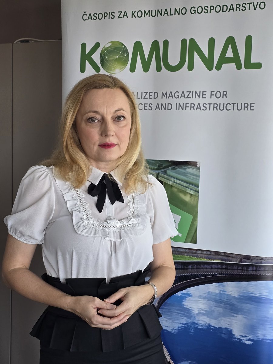 marijana_petir's tweet image. Klimatske promjene predstavljaju veliki izazov u svim segmentima našeg života i rada, pa ih je važno uzeti u obzir kod urbanističkog planiranja, kako bi se smanjio njihov utjecaj na gradove. O tome razgovaramo na konferenciji 'Klima i urbanizam' u organizaciji časopisa Komunal.