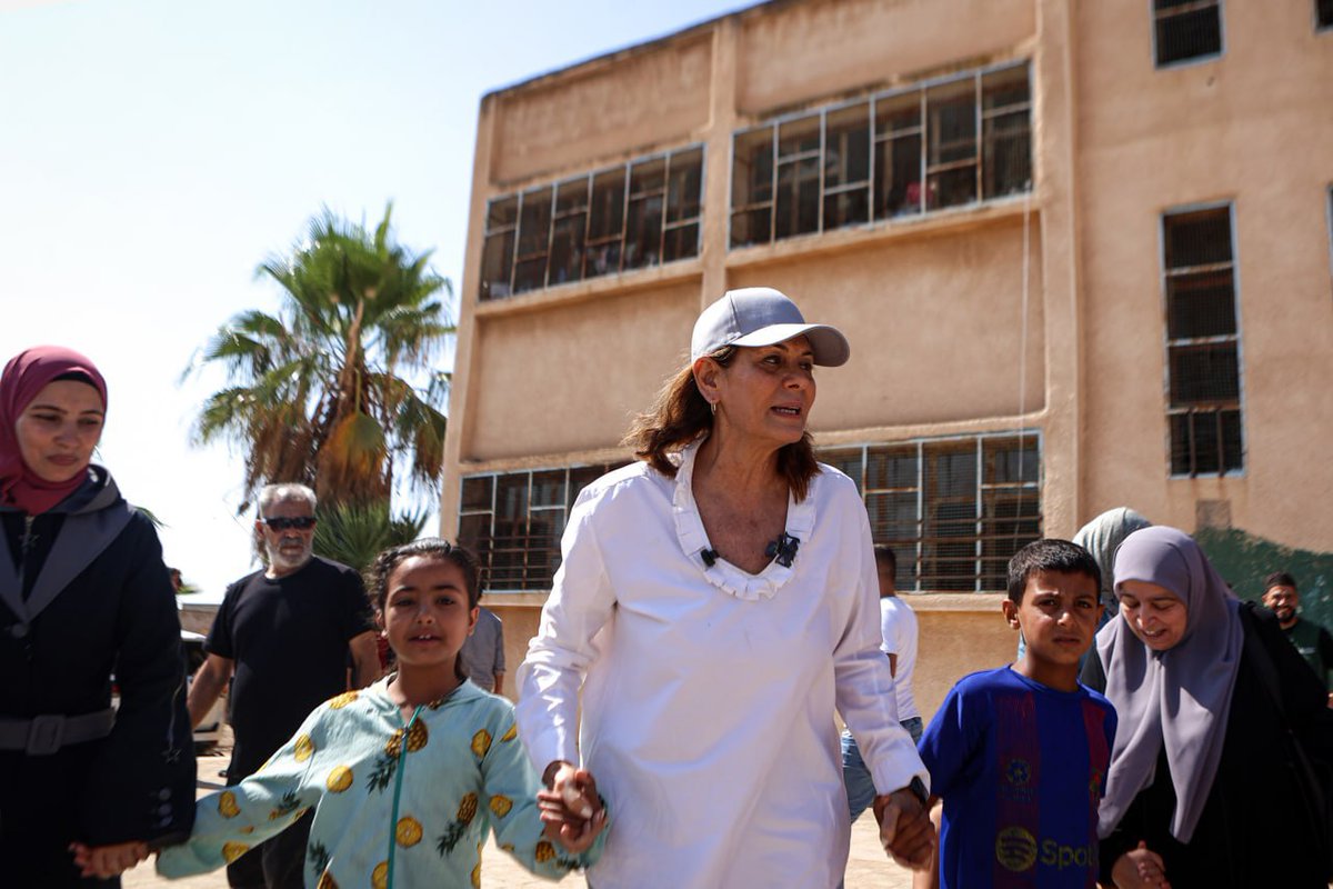 SANAEnOfficial's tweet image. Minister of Social Affairs and Labor Hind #Kabawat inspects the conditions of families residing in a temporary #shelter in #Daraa
sana.sy/en/?p=365600