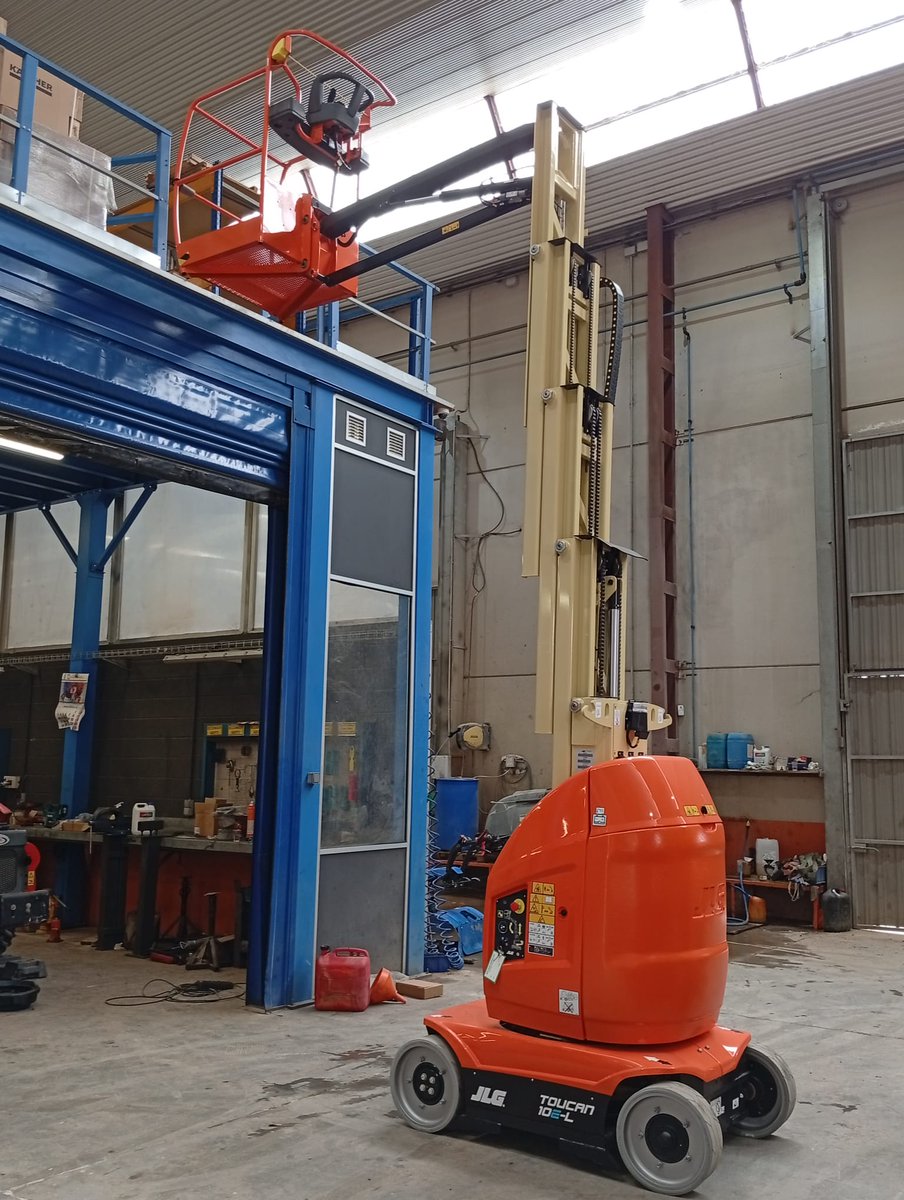 Compacta y  eléctrica. Plataforma unipersonal #JLG T10E: Perfecta para trabajos en interiores y almacenes.

#Vialki #AlquilerDeMaquinaria #PlataformaElevadora #PLataformaElectrica