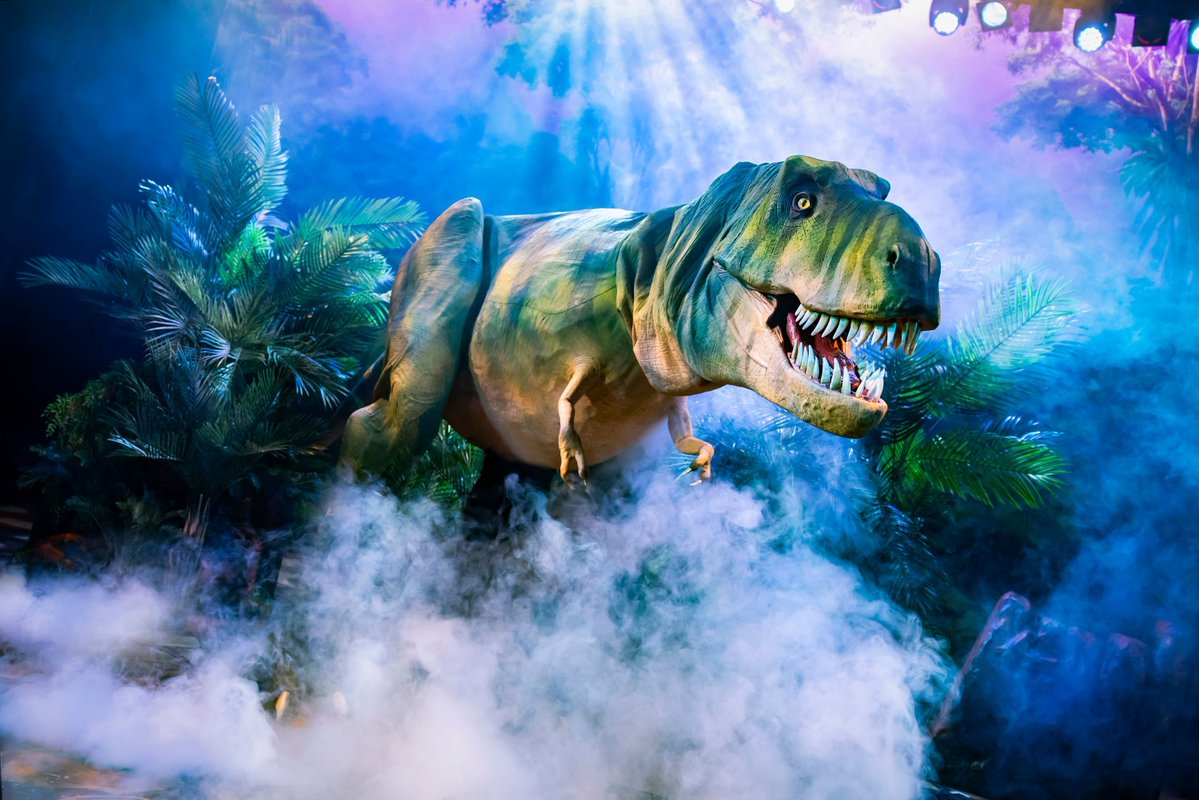 RiverfrontArts's tweet image. Only 100 tickets remaining for 'Natural History Museum Presents Dinosaurs Live' π¦π¦
Go on a pre-historic journey together to the Triassic, Jurassic and Cretaceous periods and watch the life-like dinosaurs come alive right on stage!
π 7 Sept
ποΈ buff.ly/XdPE2Cr