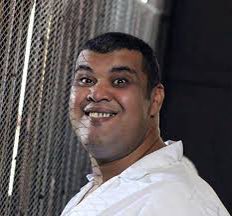 واحد مش عارف مين اقنعه انه امتداد سمير غانم والتاني بياكل عيش بالحزق