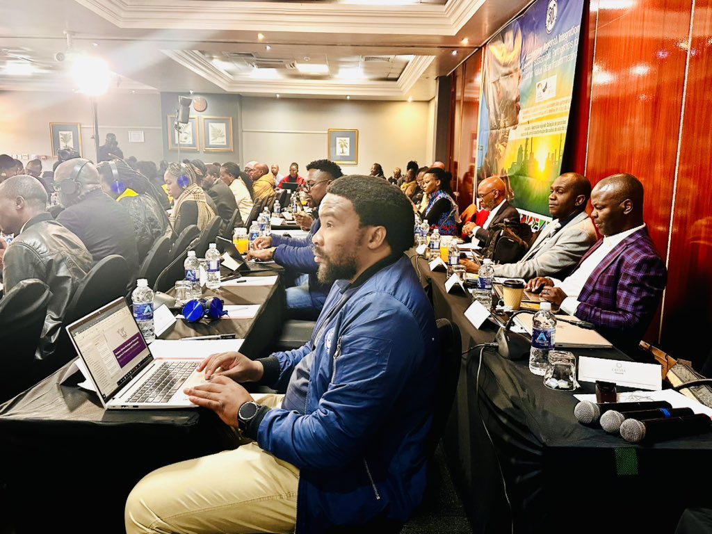 SADC_News's tweet image. Bulawayo, Zimbabwe | 23–24 July 2025
#SADC hosts a B2B Workshop to boost regional integration & industrialisation in the leather value chain.
🔹 Cross-border collaboration
🔹 Value addition & trade harmonisation
🔹 Showcasing innovation
facebook.com/share/p/16hkBM…