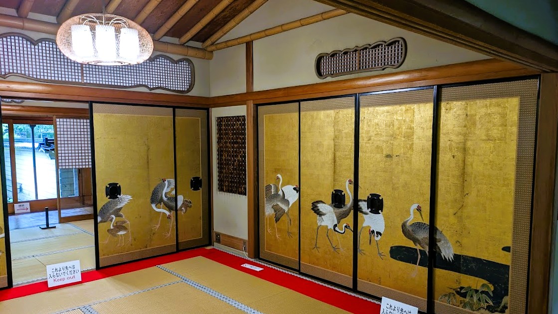 Tokyonobo's tweet image. Hogyoku-tei in the Shozan Garden is a guest house built in the 1950s by the founder of the Nishijin textile industry &quot;Shozan,&quot; and is a magnificent and gorgeous building that displays the designs of Shoin-zukuri and Sukiya-zukuri. #峰玉亭 #しょうざん庭園