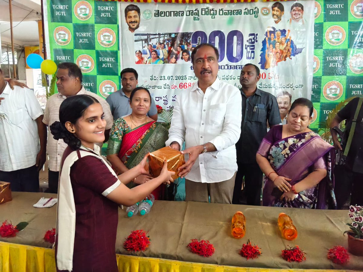 Dm_Jgtl_tgsrtc's tweet image. 🌸 Celebrating Maha Lakshmi Scheme at Jagityal Depot!
🚺 1.98 Cr women traveled free, boosting depot revenue by ₹138.93 Cr!
🎉 MLA Sanjay sir graced the event.
🎓 Felicitations, essays &amp;amp; empowerment in full spirit!
#MahaLakshmiScheme #Jagityal #WomenEmpowerment