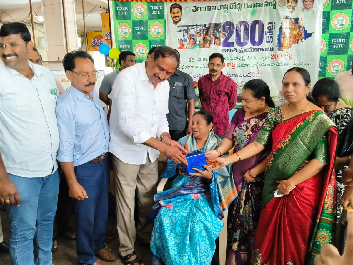 Dm_Jgtl_tgsrtc's tweet image. 🌸 Celebrating Maha Lakshmi Scheme at Jagityal Depot!
🚺 1.98 Cr women traveled free, boosting depot revenue by ₹138.93 Cr!
🎉 MLA Sanjay sir graced the event.
🎓 Felicitations, essays &amp;amp; empowerment in full spirit!
#MahaLakshmiScheme #Jagityal #WomenEmpowerment