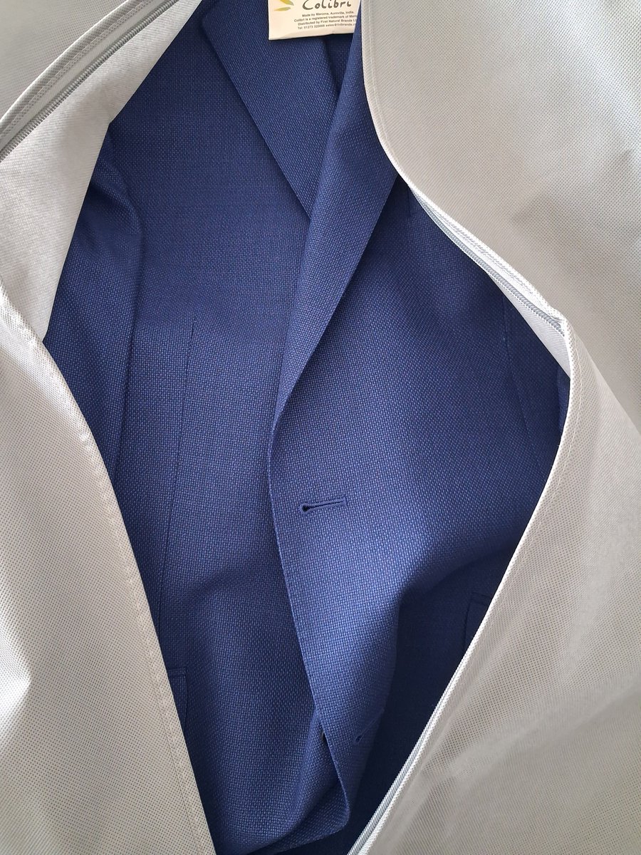banger_uk's tweet image. So far, I've found just one pair of suit trousers attacked by moths but my blue Richard James suit and navy cashmere coat are untouched. Phew!!! 😌
I'm a jeans and boots sort of chap but it's nice to have a couple of good things.
