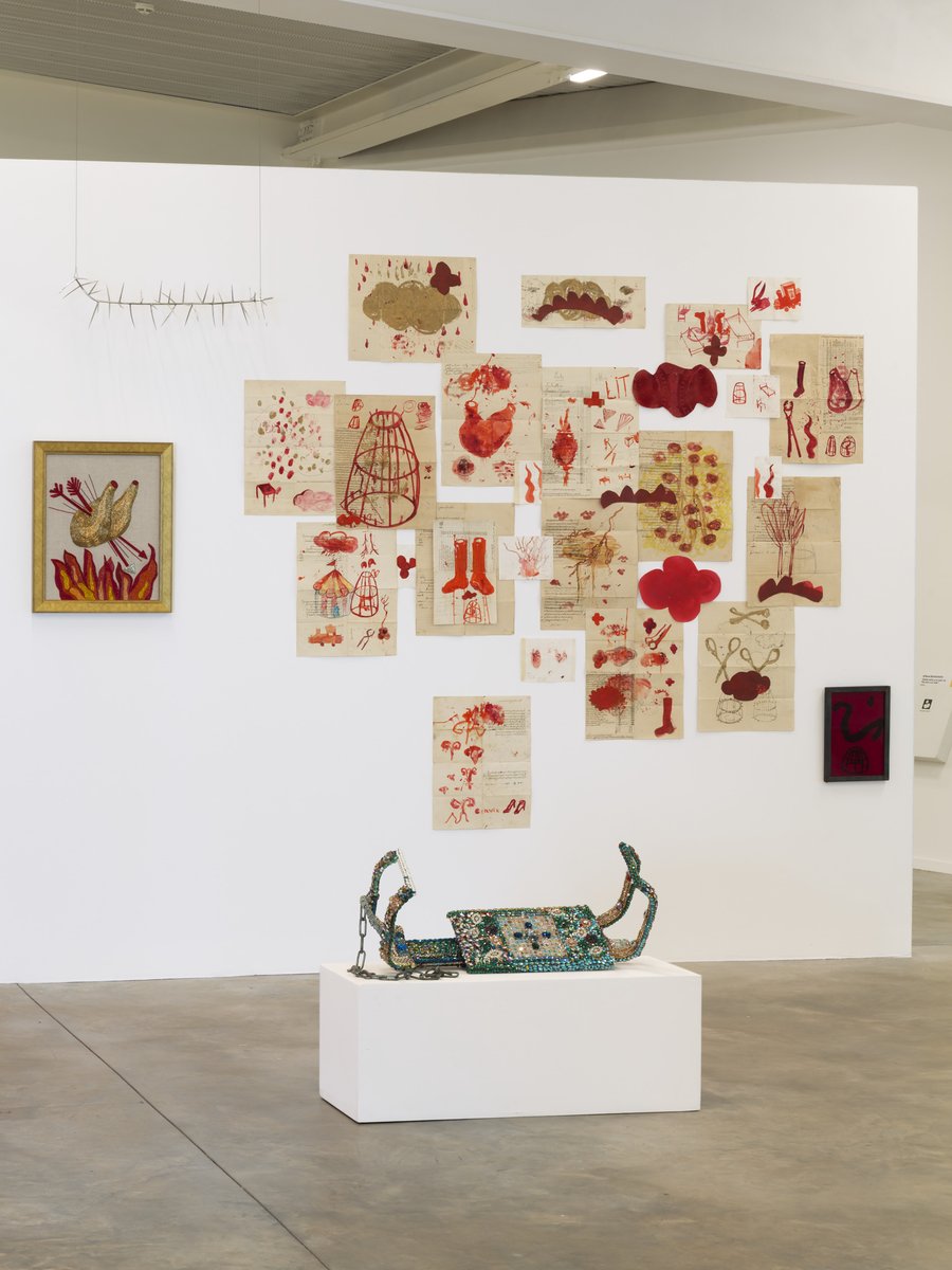 OHGALLERYSN's tweet photo. Les oeuvres de Amina Benbouchta, sont présentées du 03 juillet 2025 au 04 janvier 2026 au FRAC MECA dans l’exposition « Aïta, fragments poétiques d’une scène marocaine ».

Crédit images Jean-Christophe Garcia
Courtesy  FRAC MECA https://t.co/GBNeIi408X