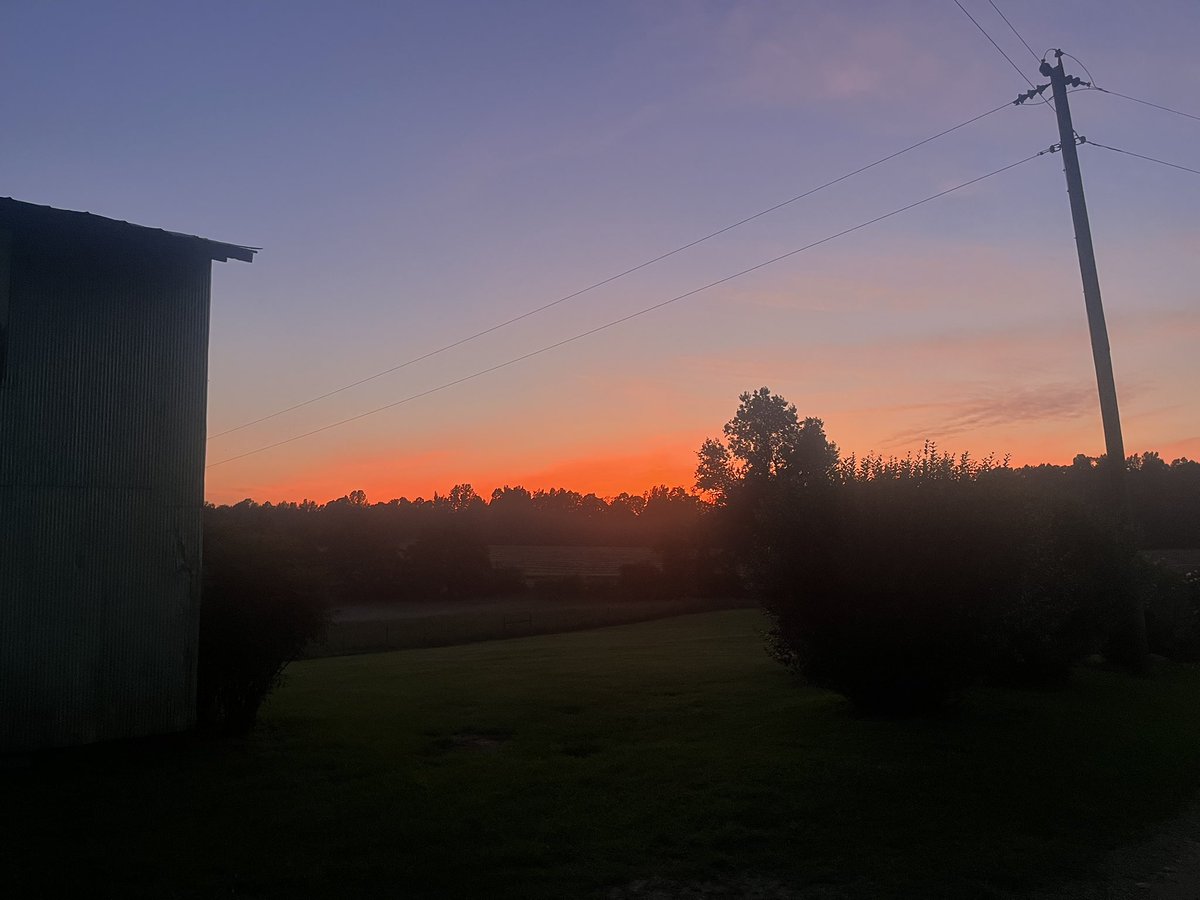 cloverdale2013's tweet image. Always good when you are blessed to see a sunset and “more” blessed to see a sunrise! Happy Wednesday….