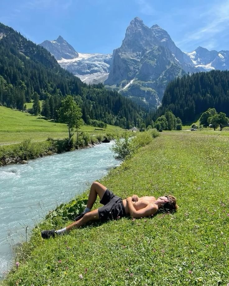 FertilityMaxx's tweet image. The deeper your body heals,
the louder the craving gets:
Sun instead of screens.
Being in nature.
Bare feet.
Moving.
Fertility isn't just biology.
It's a spiritual homecoming.