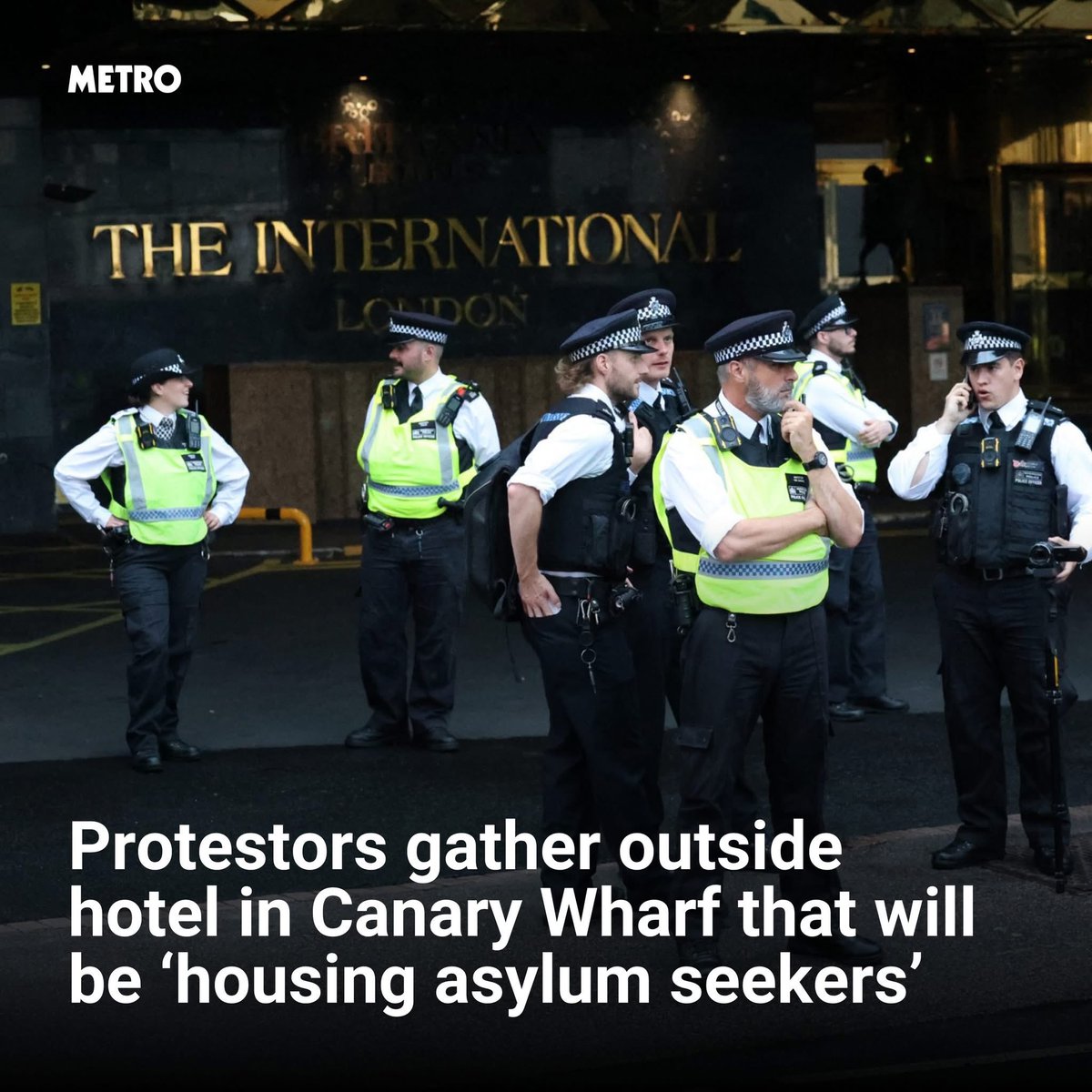 boblister_poole's tweet image. The Home Office have said migrants in an Epping hotel are not being moved after a fresh wave of protests in Canary Wharf. Police Protest Too Much, Clearly Bell Hotel Epping & More Will Up £250 Per Night with 500 Illegals!!