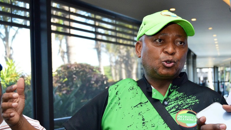 Martin_Nel_99's tweet image. 🟡 Is Morero Too Scared to Fire Kunene?
Kenny Kunene (@Kenny_T_Kunene) must be removed — not given a paid holiday.
@Our_DA calls on Joburg Mayor @DadaMorero to fire Transport MMC Kunene after:
🚨 Links to suspected murderers
🧾 Ongoing ethics & criminal investigations
🤡 A…