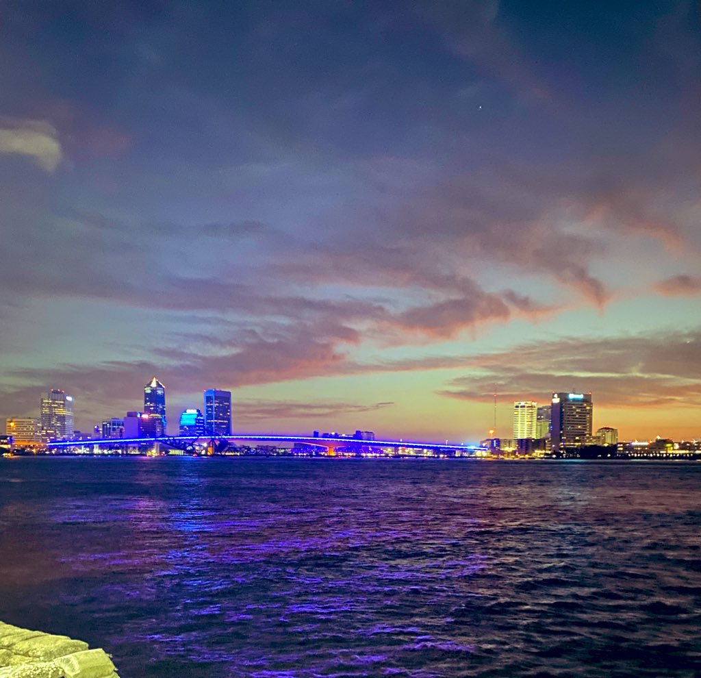 rjcidc55's tweet image. Good morning Brothers and Sisters. Every new morning begins with His blessing as we awake. Think about the excitement of a new opportunity. If you’re being offered one let’s say they are much like being offered the keys to a city. Seize it! Opportunities can exponentially…