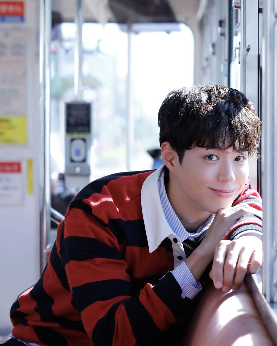 mukzzangbii's tweet image. 갑자기 그런 눈으로 쳐다보시면
지하철에 있던 여자들 다 죽죠