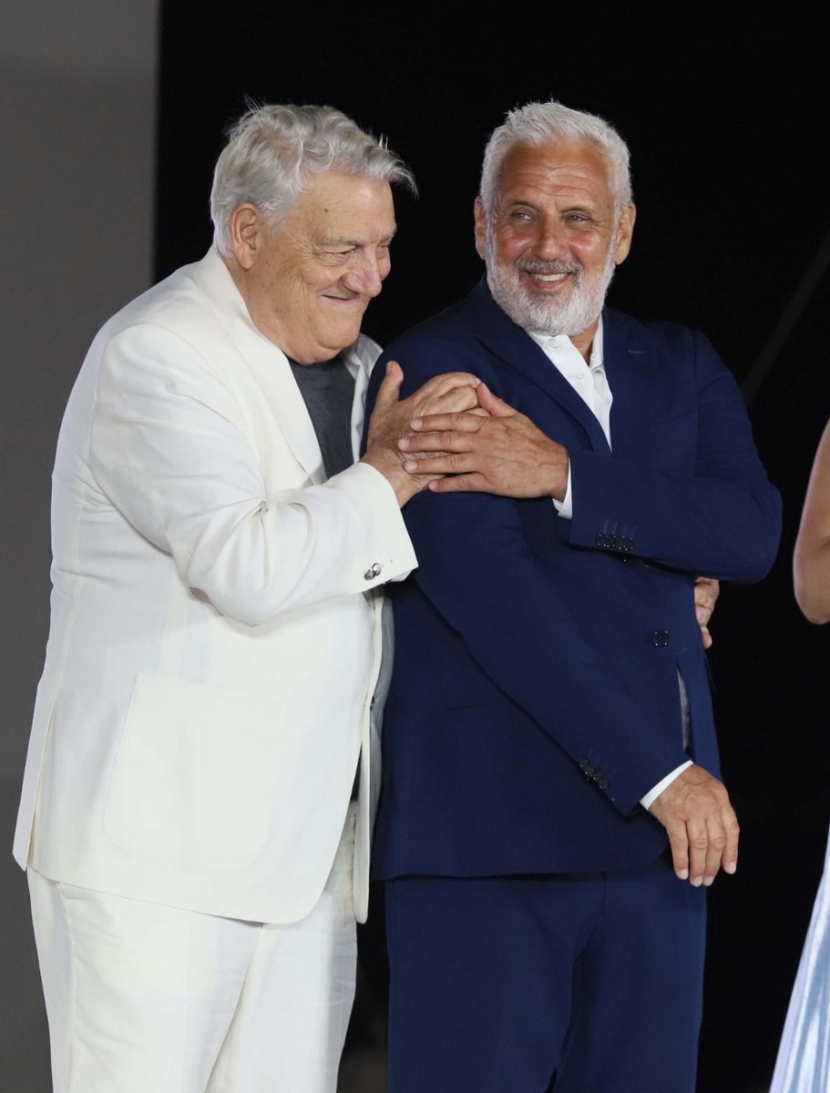 VincentRiotta's tweet photo. Con il grande Gerardo Sacco alla Festa del Bergamotto a Reggio Calabria… Grazie al Professore Vittorio Caminiti e tutti alla BergaFest, per avermi onorato con il titolo di Ambasciatore per la Cultura del Bergamotto… https://t.co/c5QsIaOpVc