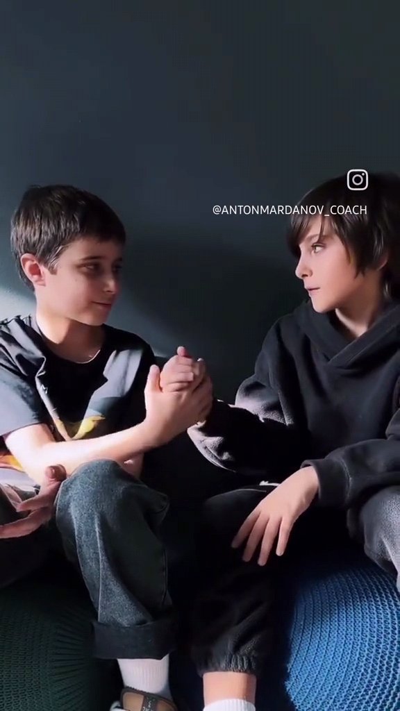 lovernofriend's tweet image. #мгс #майоргромсериал
Я плачу всё 😭😭😭😭😭