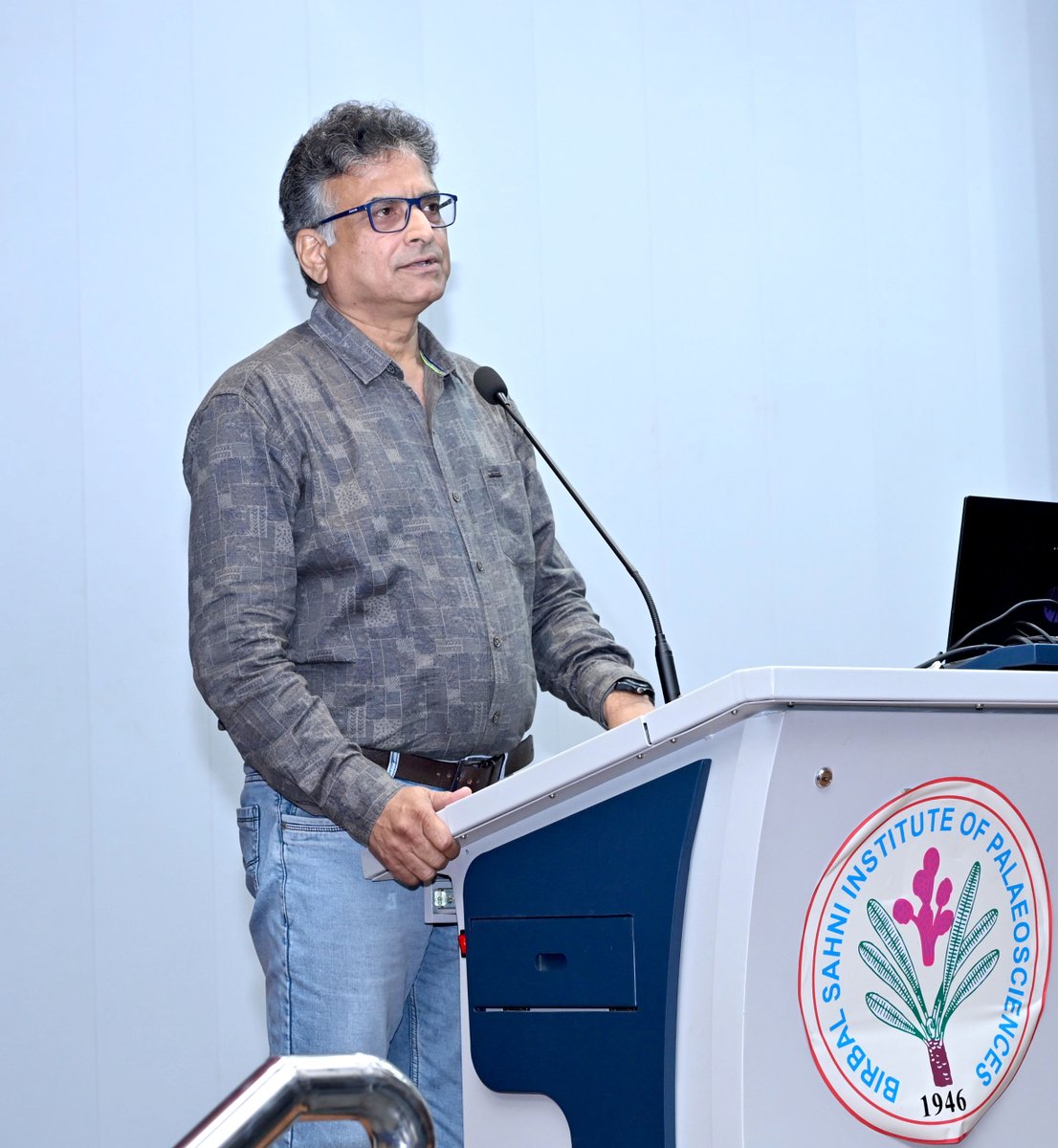 Birbal Sahni Institute of Palaeosciences (@bsip_official) on Twitter photo Visualising Science: The Power of Scientoons in Science Communicationâ, a popular science lecture by Dr. Pradeep Kumar Srivastava, Former Deputy Director, CSIRâCDRI and renowned scientoonist, was organised under the SCoPE Lecture Seriesâ#BSIP
<a href="/IndiaDST/">DSTIndia</a> <a href="/DrJitendraSingh/">Dr Jitendra Singh</a> <a href="/karandi65/">Abhay Karandikar</a> Visualising Science: The Power of Scientoons in Science Communicationâ, a popular science lecture by Dr. Pradeep Kumar Srivastava, Former Deputy Director, CSIRâCDRI and renowned scientoonist, was organised under the SCoPE Lecture Seriesâ#BSIP
<a href="/IndiaDST/">DSTIndia</a> <a href="/DrJitendraSingh/">Dr Jitendra Singh</a> <a href="/karandi65/">Abhay Karandikar</a>