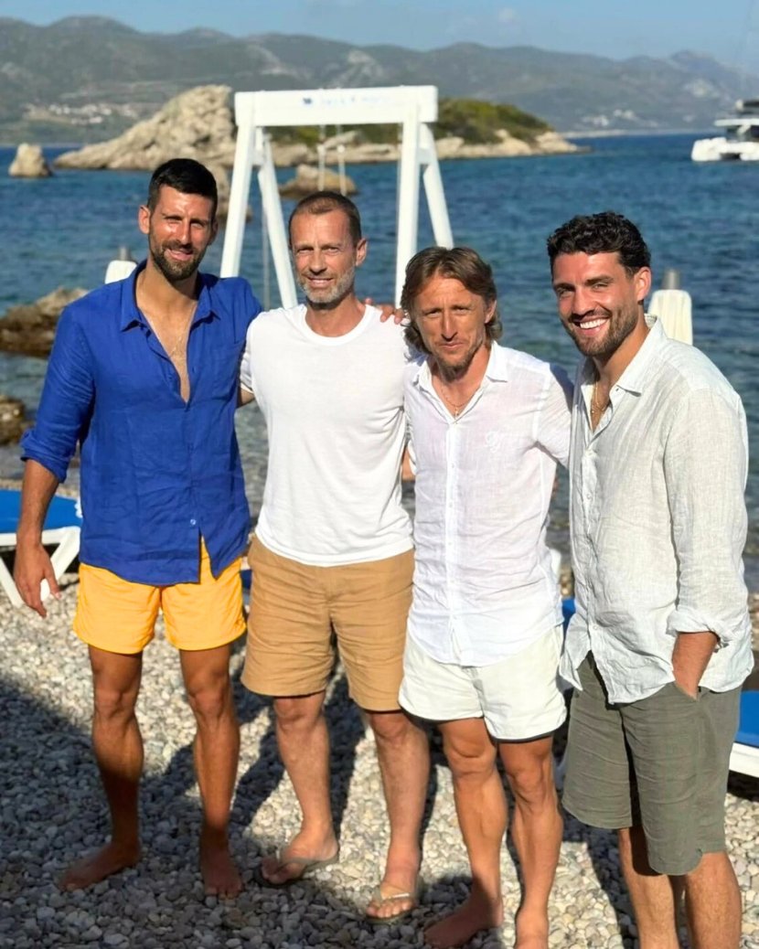Olasport_'s tweet image. Novak Djokovic, Aleksander Čeferin, Luka Modrić and Mateo Kovačić enjoying beach time in Croatia! 😎🌊