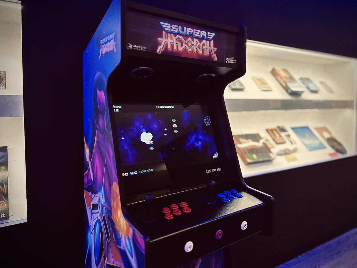 Abylight Studios 🎮 CITADELUM-EXOGRAPHER-ANOXIA (@abylight) on Twitter photo Juega a Super Hydorah en una versión exclusiva, en un mueble de máquina recreativa en <a href="/oxomuseo/">OXO Museo del Videojuego Málaga</a> como parte de la exposición dedicada a 40 años de videojuegos españoles.
Pon a prueba tus reflejos en el "shmup" de <a href="/Locomalito/">Locomalito (mostly offline)</a> y <a href="/Gryzor87/">Gryzor87</a> , y recuerda que luego puedes seguir, en Juega a Super Hydorah en una versión exclusiva, en un mueble de máquina recreativa en <a href="/oxomuseo/">OXO Museo del Videojuego Málaga</a> como parte de la exposición dedicada a 40 años de videojuegos españoles.
Pon a prueba tus reflejos en el "shmup" de <a href="/Locomalito/">Locomalito (mostly offline)</a> y <a href="/Gryzor87/">Gryzor87</a> , y recuerda que luego puedes seguir, en