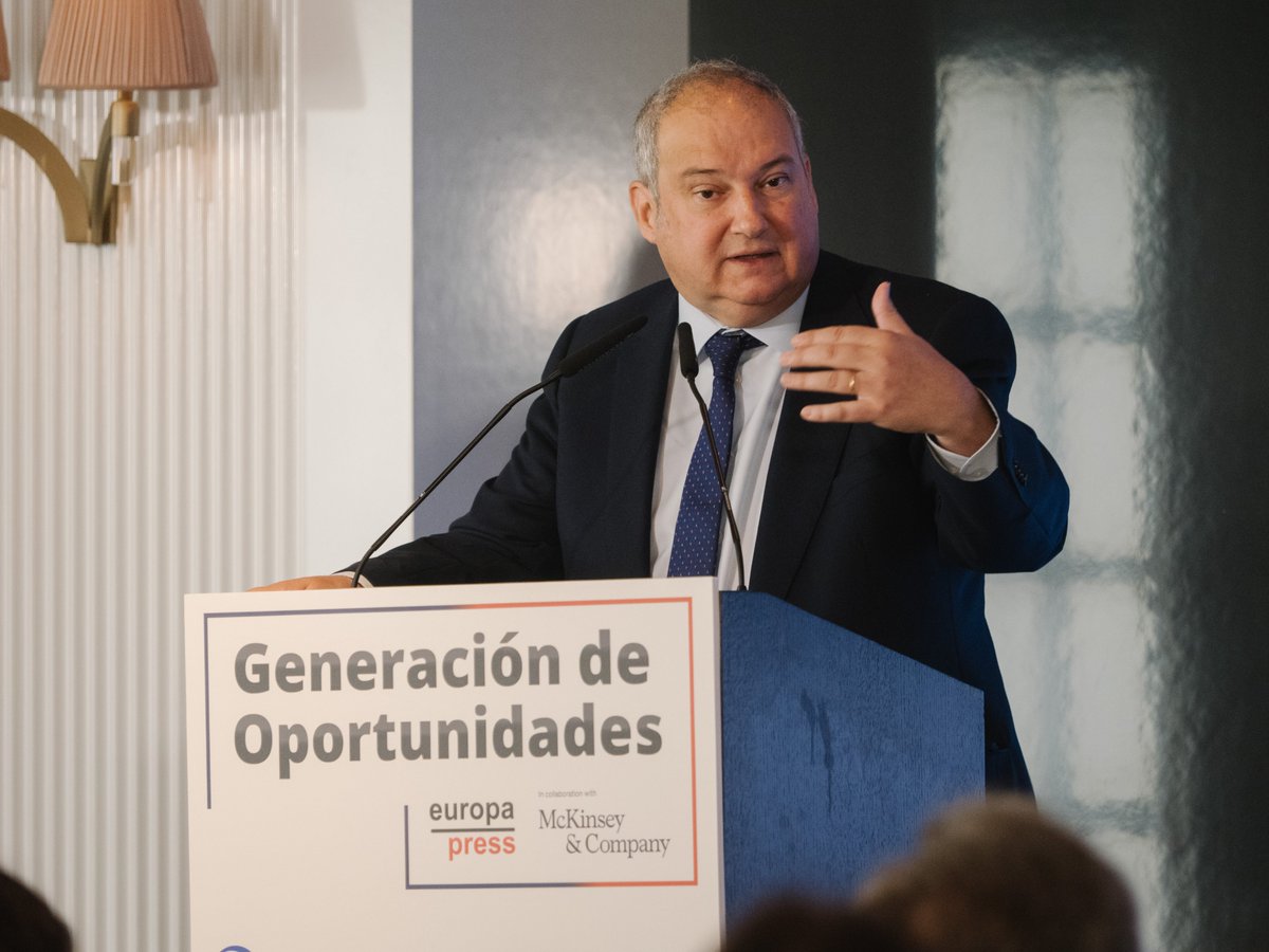 minturgob's tweet image. 🗣️@jordihereub, en #EPGeneraciónOportunidades: "La apuesta estratégica y ganadora por las energías renovables nos permite avanzar en la reindustrialización. Con ello, contribuimos a una Europa que debe seguir fortaleciendo su autonomía estratégica".