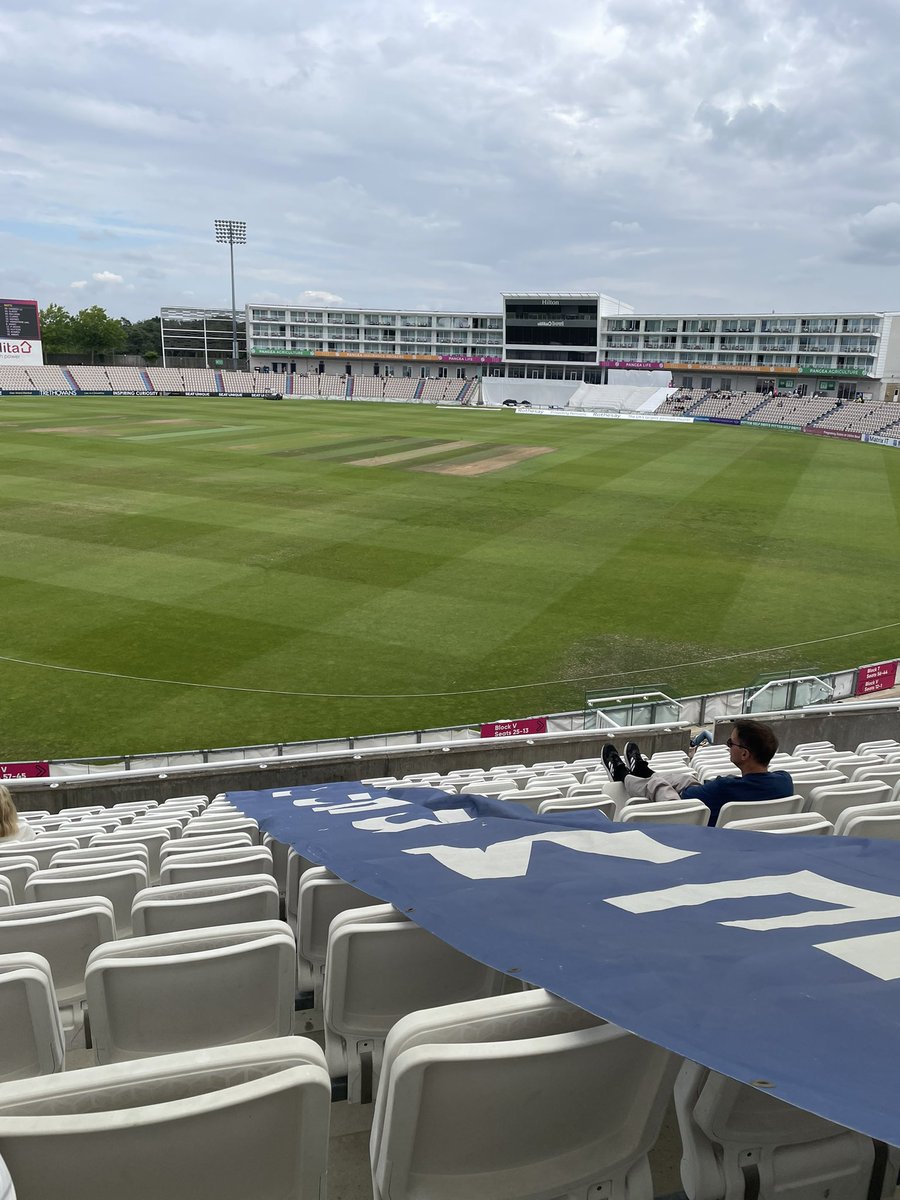 Morning, first of two days at the bowl 😀👍🏻🏏