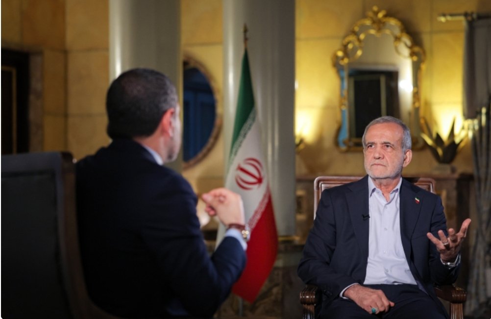 drpezeshkian2's tweet image. رئیس جمهور پزشکیان در مصاحبه با شبکه تلویزیونی الجزیره :
غنیسازی اورانیوم در خاک ما در آینده نیز ادامه خواهد یافت – در چارچوب قوانین بینالمللی.
هرگونه مذاکرات آینده باید بر اساس منطق برد-برد باشد و ما تهدید و دیکته شدن شروط را نخواهیم پذیرفت.