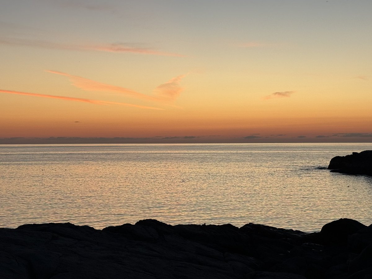 RobHartWBBM's tweet image. From the Nubble Lighthouse in York, Maine. America’s day officially begins.
