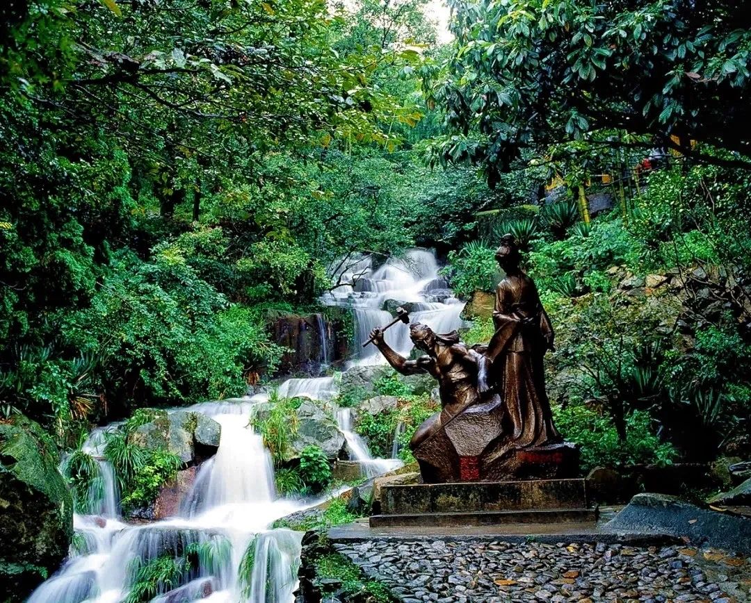 IMTAOFFICIAL's tweet image. Moganshan: From "Mountain Community" to "World's Premier Homestay Destination"🌵🌱
During the scorching summer months, Moganshan attracts countless visitors with its cool and pleasant climate. Located in #Deqing County, Zhejiang, Moganshan has become one of China's top four…