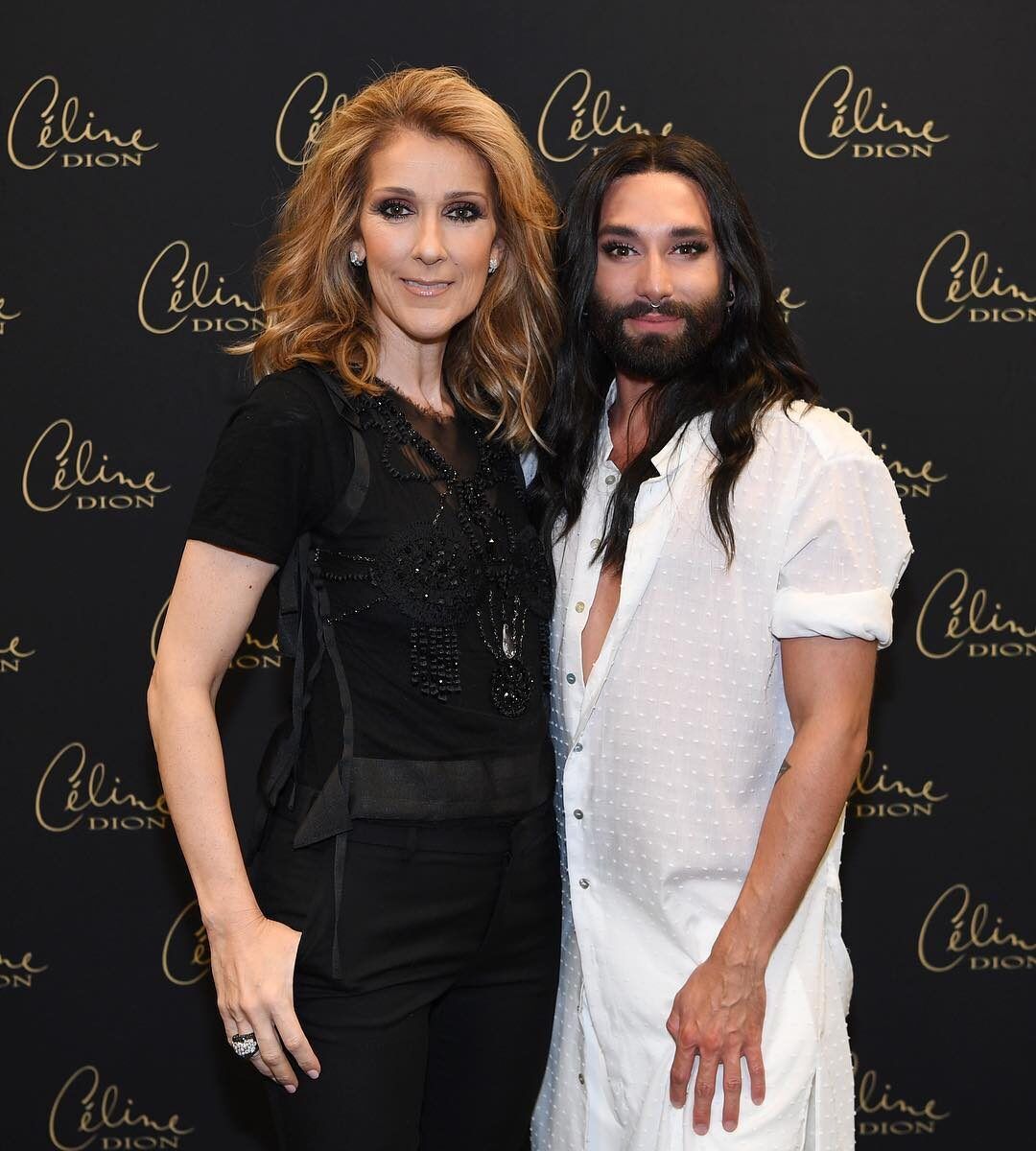 CelineDionWeb's tweet image. #OnThisDay in 2017, Celine Dion gave a concert at the Mercedes-Benz Arena, in Berlin, Germany.
#EnCeJour en 2017, Céline Dion a donné un concert au Mercedes-Benz Arena, à Berlin, en Allemagne.
#CelineDion #CélineDion @celinedion
celinedionweb.com/en/event/conce…