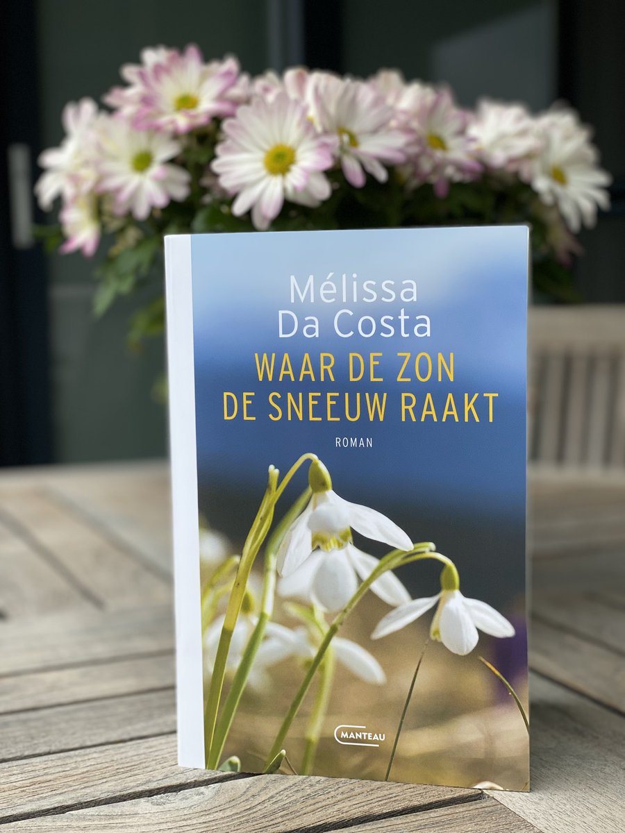 Net verschenen! De nieuwe van #MélissaDaCosta ! Ik vrees dat het een voorkruiper wordt, een boek dat bovenop de stapel “nog te lezen” komt. “Al het blauw van de hemel” (400.000 ex in het Nederlands) is al een groot succes. Dat smaakt dus naar meer. #manteau