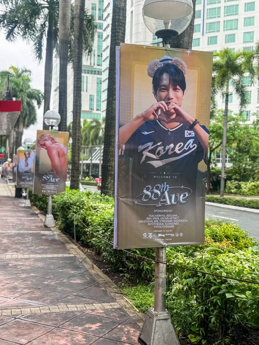 Rain or shine, Kai is lighting up Araneta City! ✨

Lamp post banners are now up along 88th Avenue featuring Kai’s most lovely, charming, and captivating photos! 💖

Don’t forget to snap a pic and share it using #KaiAt88thAvenue!

In partnership with PULP Live World and ARANETA