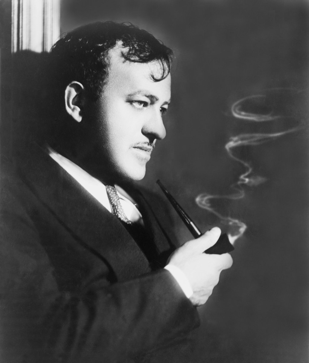 ElUltimo56791's tweet photo. "De las setenta películas que he escrito, unas diez no fueron enteramente producto de desecho" (#BenHecht, #guionista, #directordecine, #productor, #dramaturgo y #novelista #estadounidense) https://t.co/1XqkQwtidT