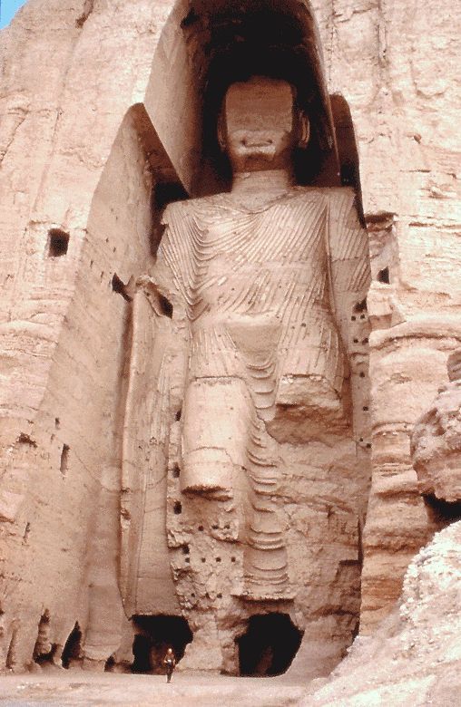 RoyGrinwis's tweet image. Did you know the Buddhas of #Bamyan, #Afghanistan were once the tallest in the world?
Carved in the 6th century, destroyed in 2001. Their empty niches still echo defiance.
#AfghaniFacts 💡
