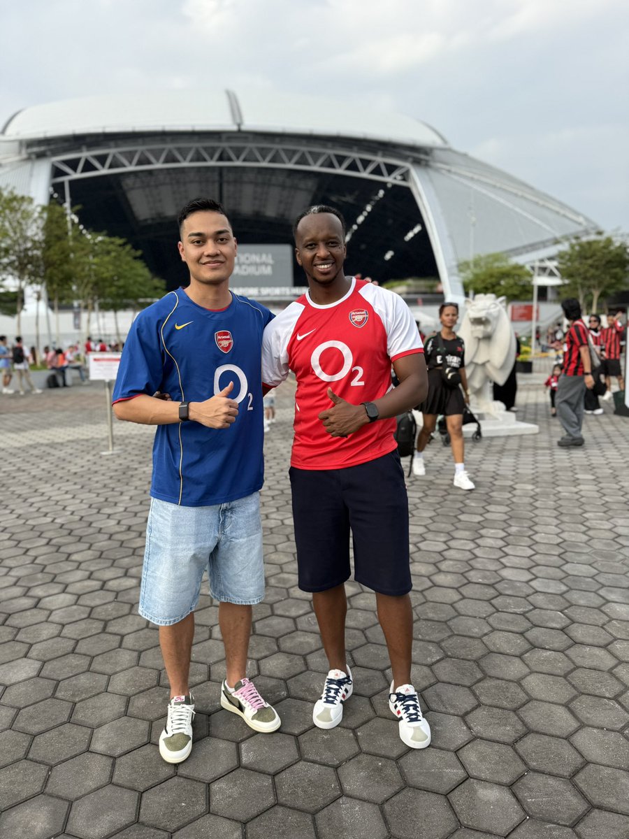 imfuraluc01's tweet photo. #SINGAPORETOUR
13H30:
ARSENAL vs AC MILAN
Mu kanya umuriro urakaaaaaa
Live kuri @bbkigalifm
Hamwe na @NasriMahoro
MWARAKOZE #sportslandrwanda_ #GoldenKTechnology @nbg_ltd
MU KANYAAAAAAA
#SimplySports 89.7 FM https://t.co/M0V2Rh2RmQ