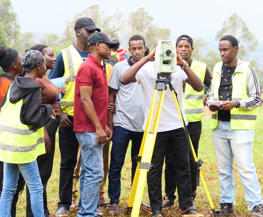 UCU_EngEnvt's tweet image. At UCU’s Engineering Department, we believe in learning by doing! Through hands-on practical, fieldwork, and innovation, we shape engineers who solve real-world problems. It’s all part of our mission to offer a complete education for a complete person.

#Apply2UCU