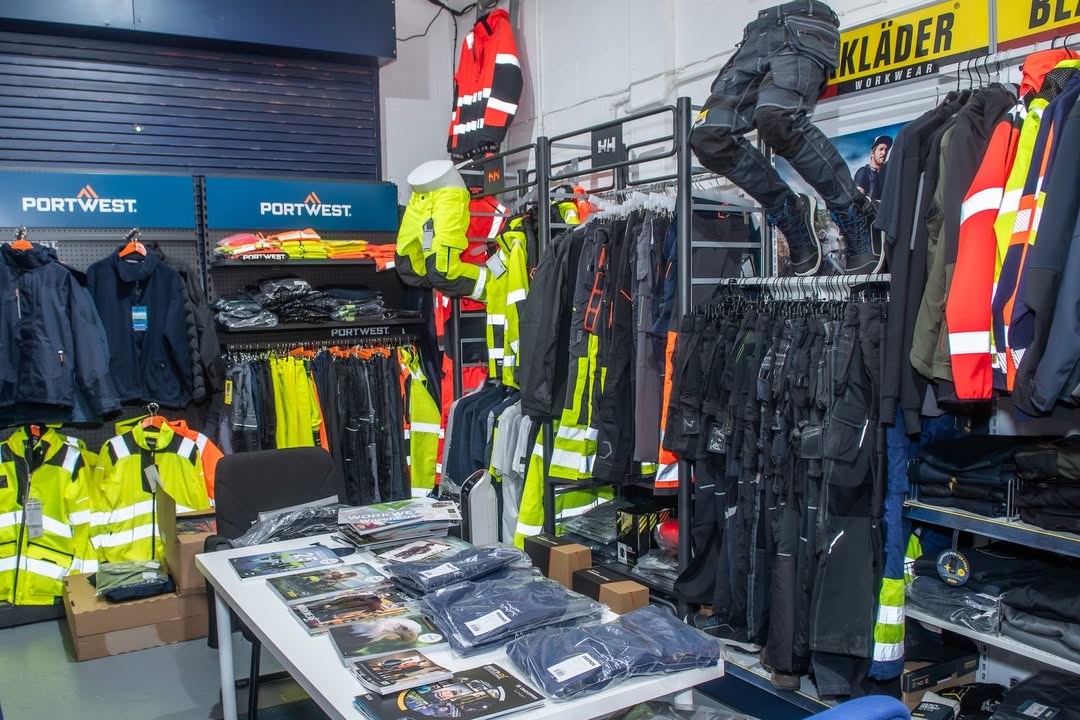 Burnley is known for rolling its sleeves up and getting a job done and we get the same vibe from Rachael Wallis, director of Workwear Warehouse. 💪 📍  

Read our full interview on Burnley.co.uk:

 burnley.co.uk/how-a-move-bac…