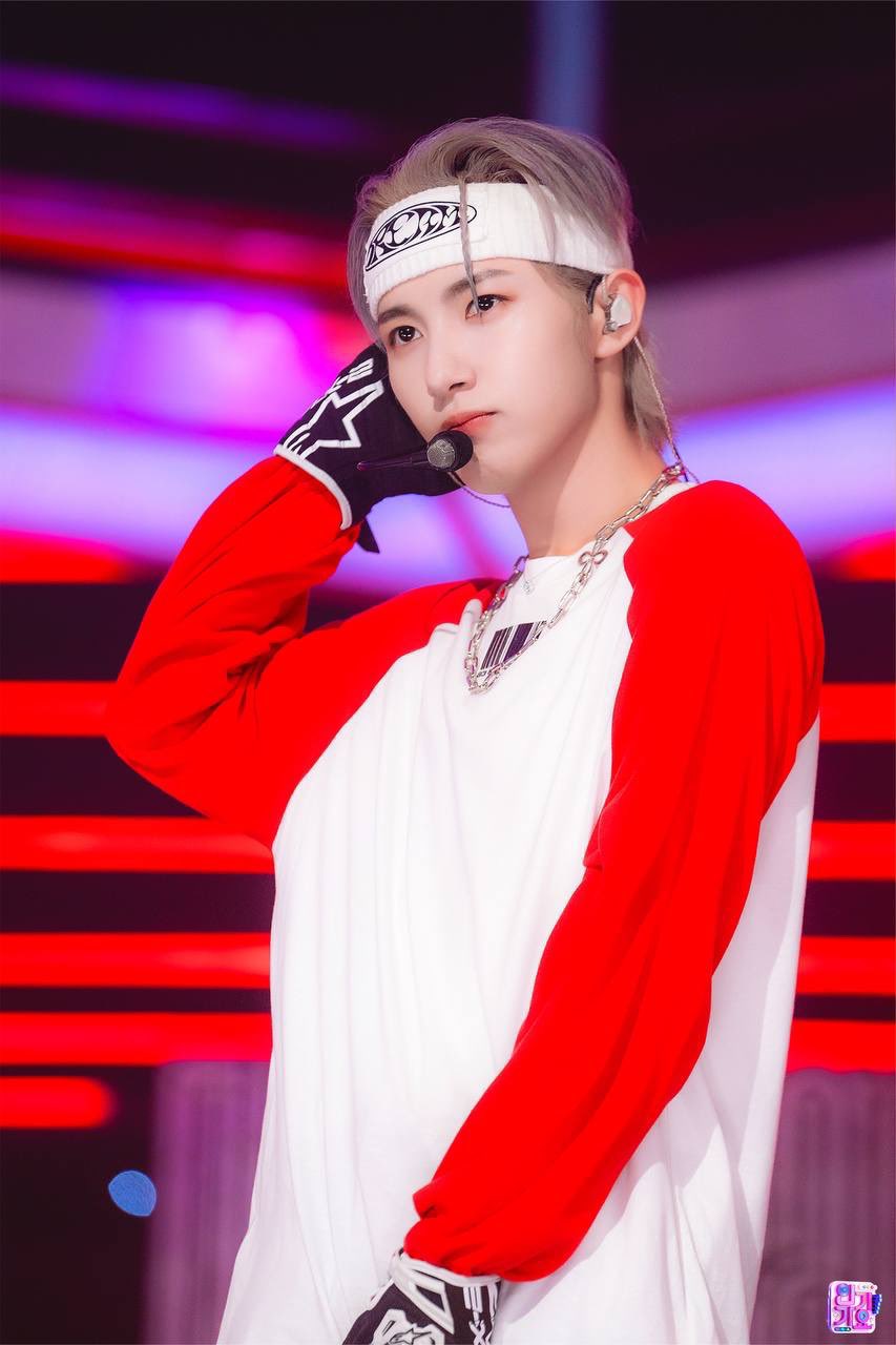 ロンジュン直筆サイン入り超大型写真…Renjun…NCT… Amazon.co.jp: ロンジュン直筆サイン入り超大型写真…Renjun…NCT