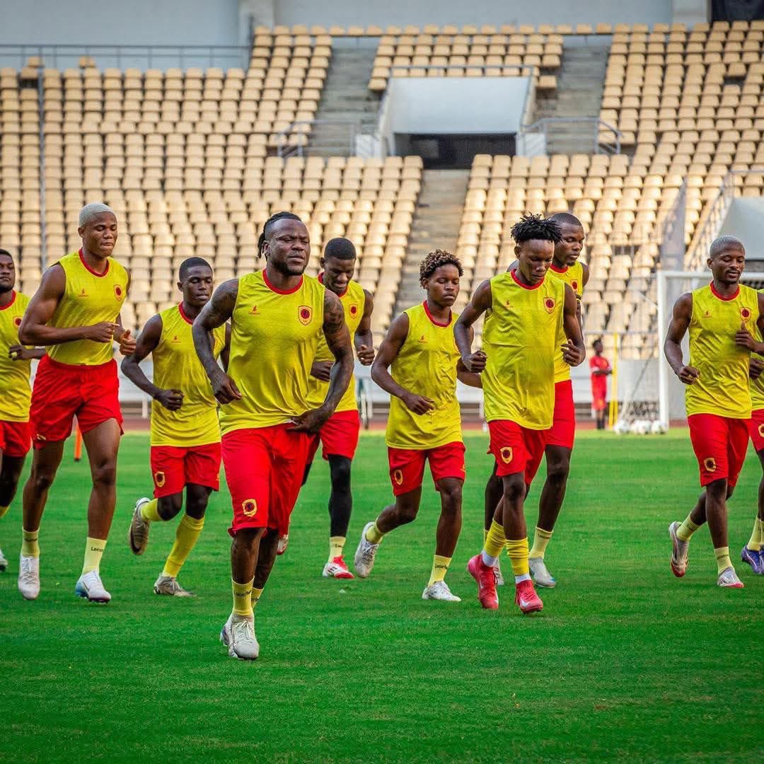 MickyJnr__'s tweet photo. Angola’s final squad list for the CHAN tournament. 🚨🇦🇴

Goalkeepers: Neblu, Agostinho Calunga e Jorge Rui;

Defenders: Anderson Cruz, Hossi, Eddie Afonso, Kinito, Vidinho, Lito, Lulas, Mabelé.

Midfielders: Mafuta, Aguinaldo, Além, Luís Eusébio, Beni, Megue.

Attackers: Gibelé, Fernando, Kaporal, Jó Paciência, Lépua, Vanilson.

#CHANwithMicky | #Angola