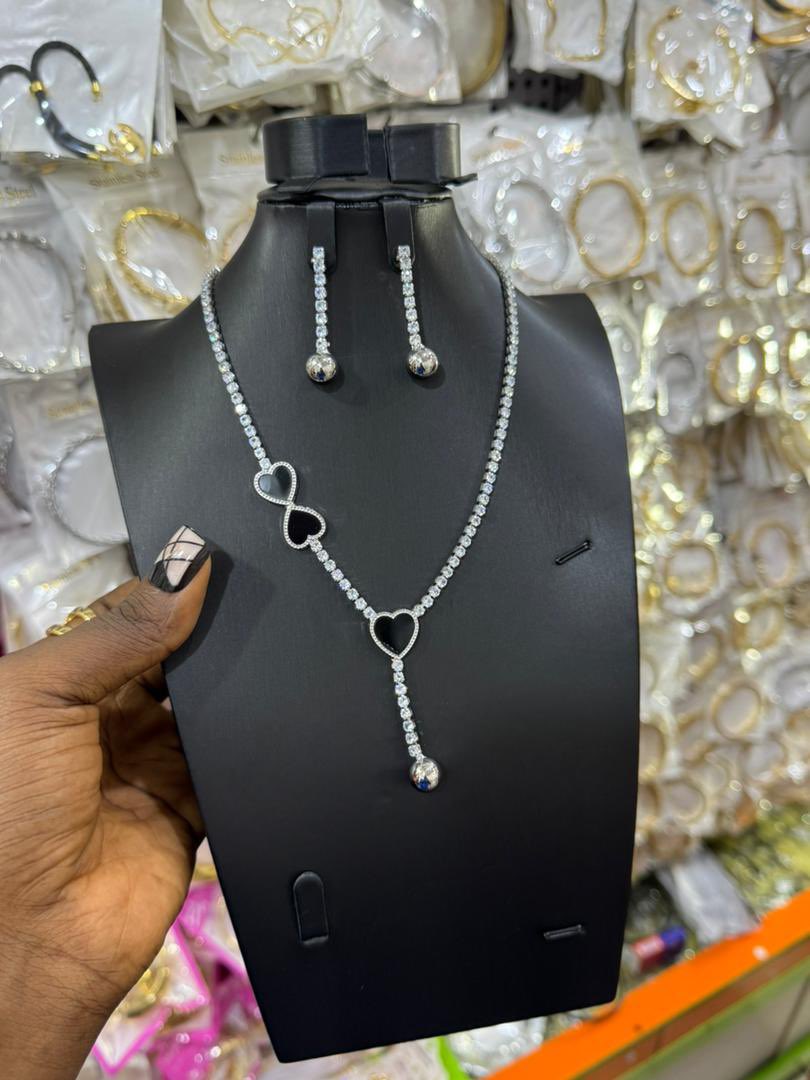 mersElegance's tweet image. Tennis Neckpiece with Earrings
Complete set comes boxed
N12,000
📍Lagos