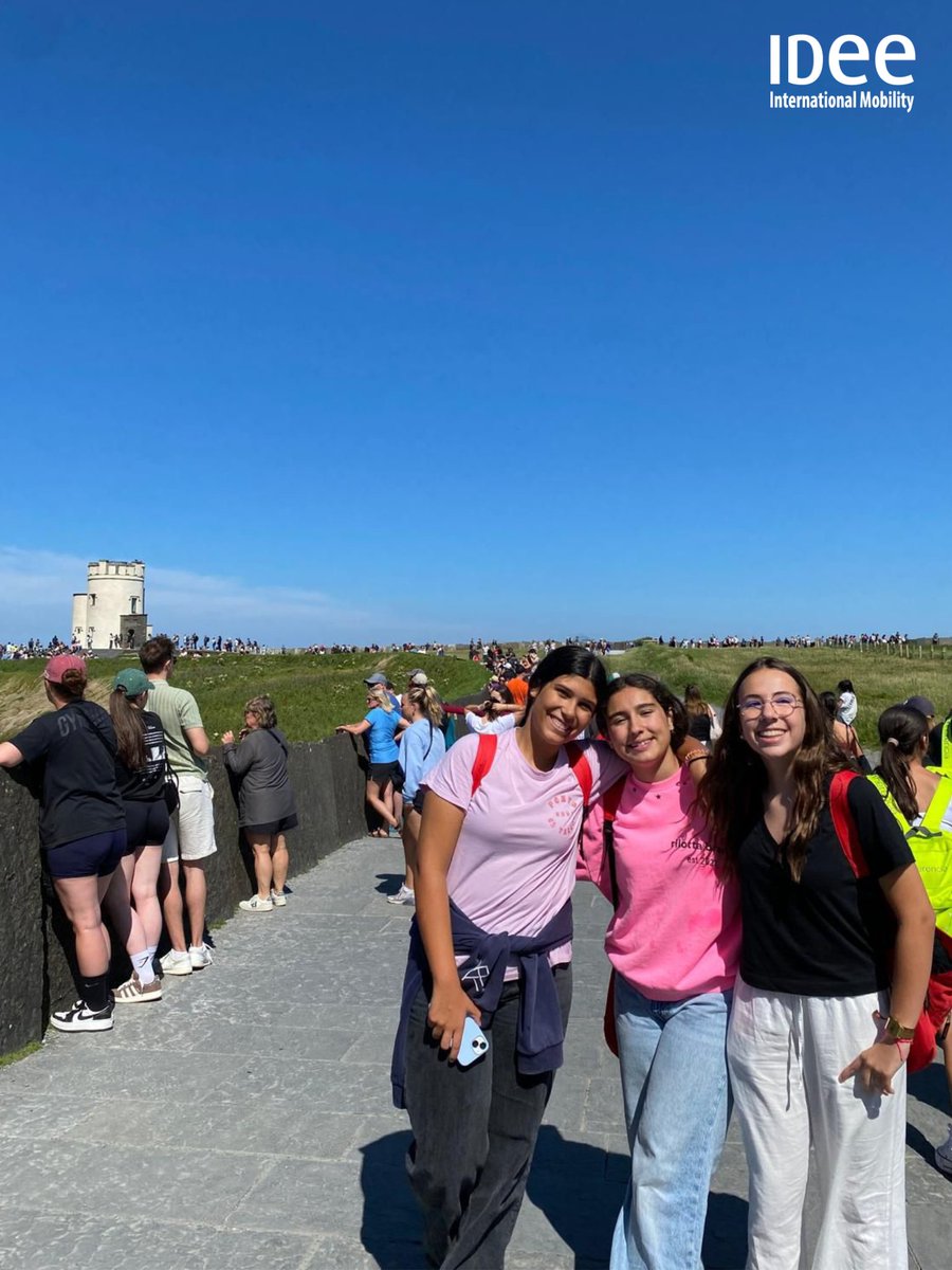 idee_mobilitat's tweet photo. 🎉 Guanyadors/es de la 2a edició del Summer IDee Photo Challenge!

🥇 Imatge 1: Al baking workshop 👩‍🍳
🥈 Imatge 2: Paisatges verds de la costa oest🍀
🥉 Imatge 3: El grup als Cliffs of Moher 🌊

🥳 Enhorabona als guanyadors i guanyadores!

#idee #summerprogram #ireland #athlone https://t.co/zWkquHQnDd