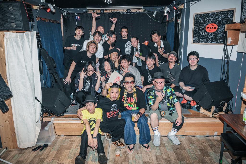 7/20 青森 Be on space 222
みちのく3ピースバンドサミット、ありがとうございました！
あの夜関わってくれた全てのみんなMaximum thanks ！
初めての青森、みなさんよくしてくれてありがとうございました！
またよろしくお願いします！

Photo by 凹凸堂さん