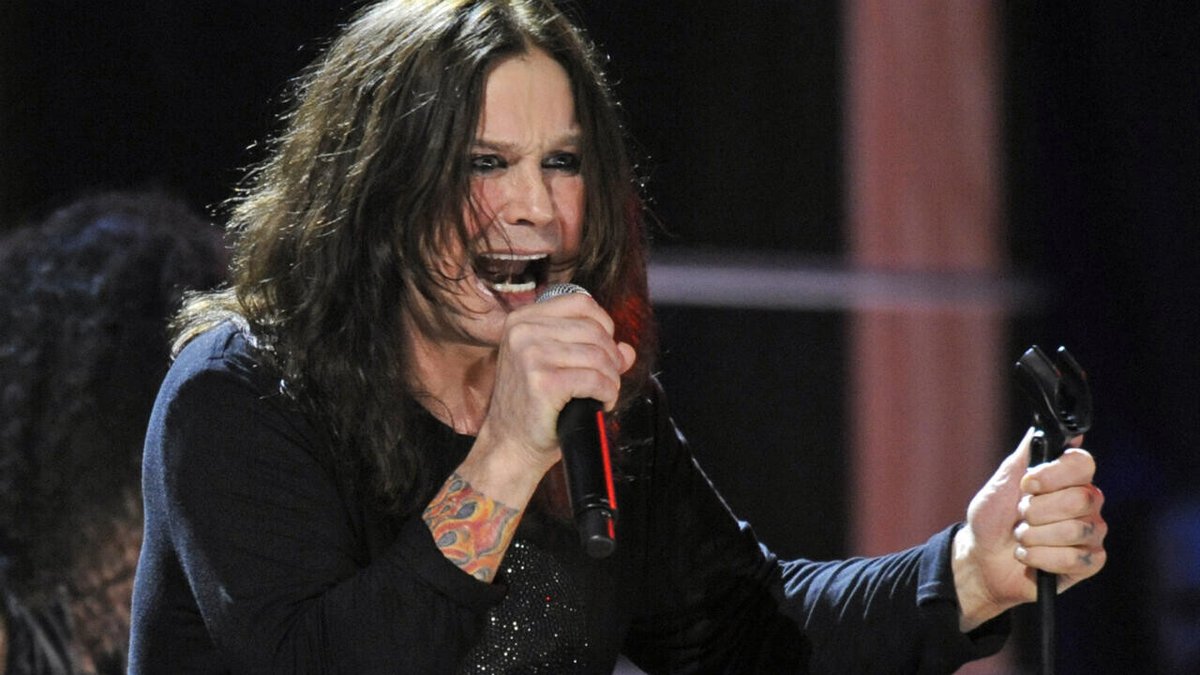 France24_en's tweet image. Remembering Ozzy Osbourne: The heavy metal pioneer's ten most memorable songs
➡️ go.france24.com/OTR