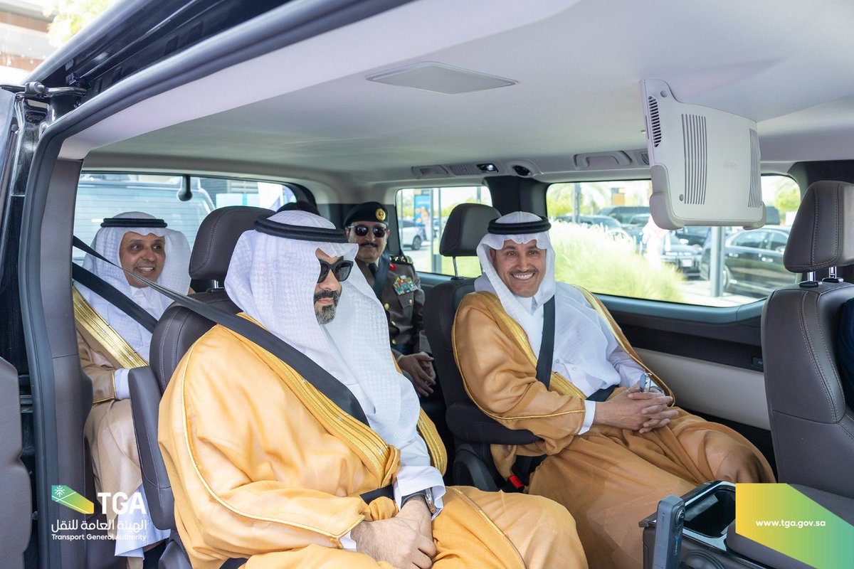 Saudi_TGA's tweet image. لقطات من تدشين المرحلة التطبيقية الأولية للمركبات ذاتية القيادة.
#الهيئة_العامة_للنقل_TGA
Highlights from the launch of the initial operational phase of autonomous vehicles.
#SaudiTGA