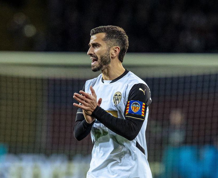 Ningún mercado sale información suya

Nunca una sola mala palabra

No hay filtraciones ni líos con su agente

Todo un ejemplo como jugador y persona

Eterno capitán Don José Gayà 🧡