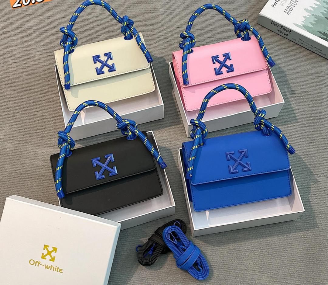 Timi_ogunde's tweet image. I need a luxury bag
Me: Say no more
Come and take this off white boxed luxury bag
Price: 3,000🙂↔️
Location: Lagos