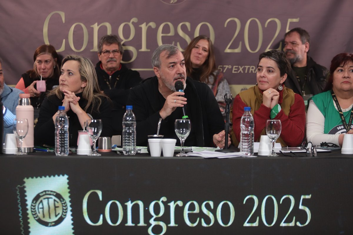 rodoaguiar's tweet image. AHORA!!
ATE VA A LA PARITARIA HOY A LAS 15!!
SI VUELVEN A OFRECER UNA MISERIA, EL CONFLICTO CRECERÁ!!
La demanda de los estatales nunca fue irracional. Queremos que se nos garantice nuestro derecho a una retribución justa y que nuestro salario alcance para cubrir la canasta…